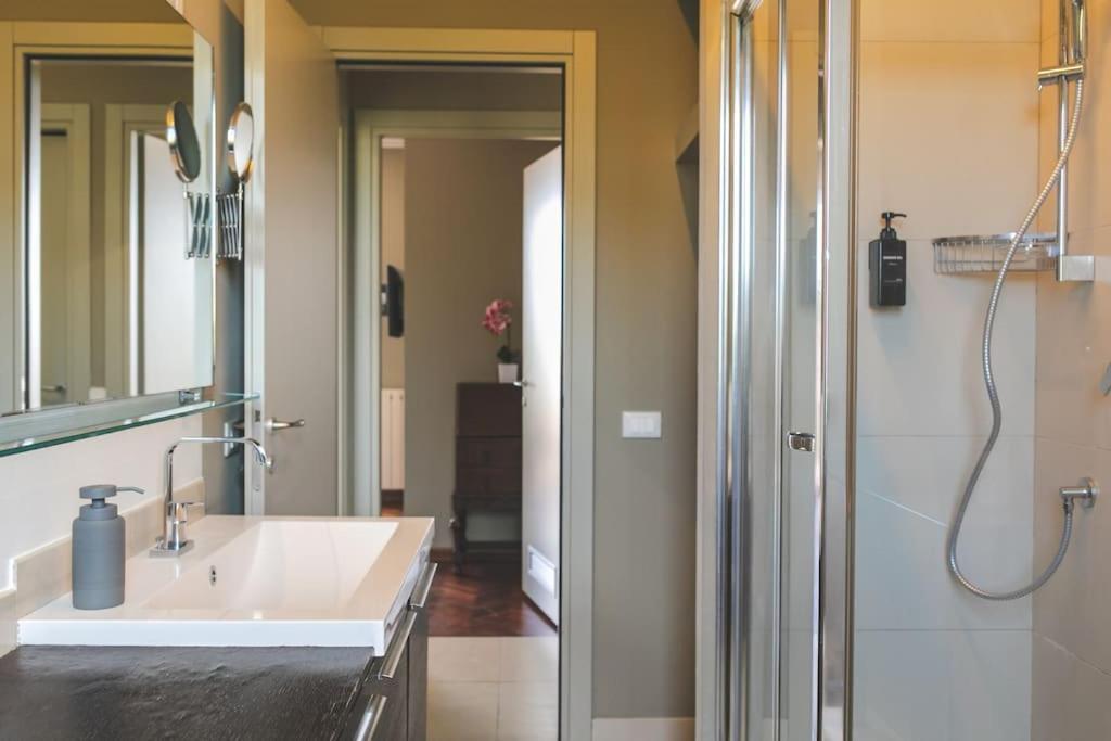 Comfort Urbano Con Box Auto Privato Pavia Exterior photo